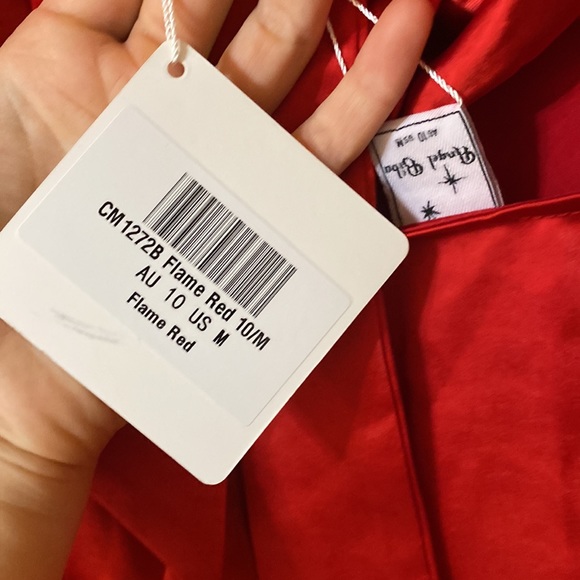 Red halter mini dress - Picture 3 of 4